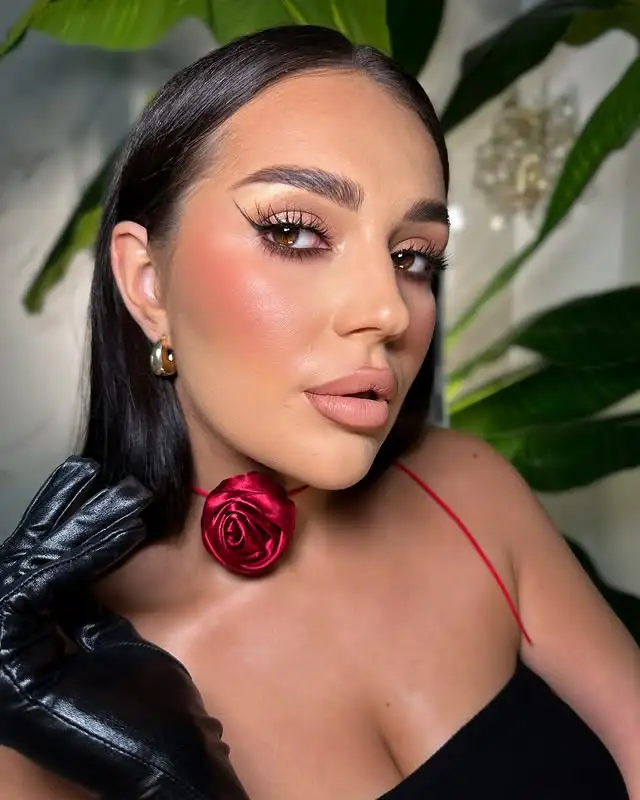 Makijaż wieczorowy z efektem glow - smokey eyes i konturowanie, GLOW Concept Studio